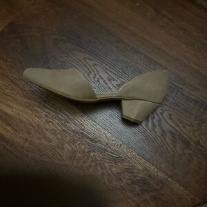 Eileen Fisher Women's Tan size 6 Heels EUC!